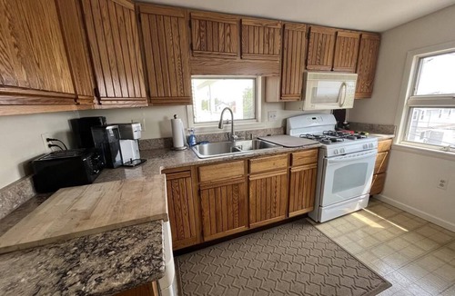 Beach Haven Gardens Apartment | Classic beach house on the bay