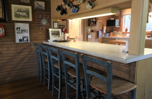 Kennebunk House | Classic Beach Cottage - 4 Min Walk to Beachn6/27-7/3 - Friday Checkout Offered