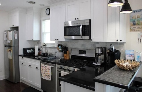 Ship Bottom House | Classic Beach Cottage w/private yard