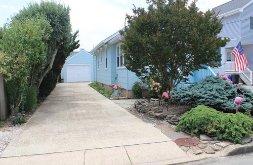 Ship Bottom House | Classic Beach Cottage w/private yard