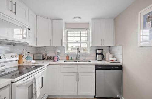 Jamaica Beach House | Classic beach house with perfect location, deck and fire pit