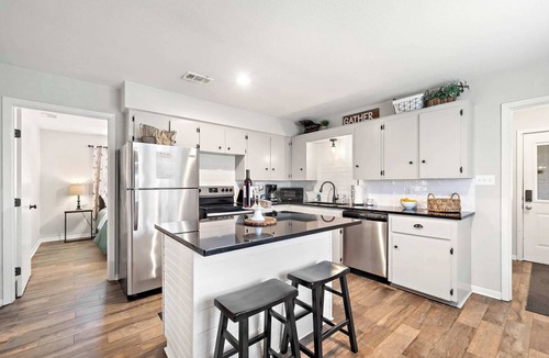 La Porte House | Classic Beach Retreat: Sylvan Beach|Coastal Views