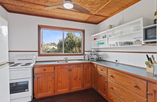 Amity Point House | Classic Beach Shack in a Quiet Bush Dune Setting