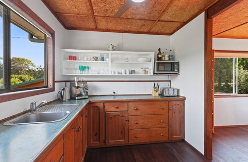 Amity Point House | Classic Beach Shack in a Quiet Bush Dune Setting