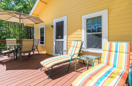 West Boothbay Harbor Cottage | Classic Boathouse - 2BD Waterfront Cottage - Dock & Float Access
