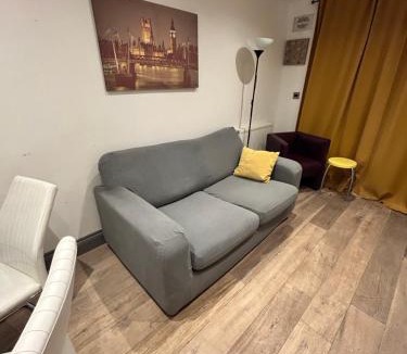 Camberwell Apartment | CLASSIC BRIXTON CITY APARTMENT