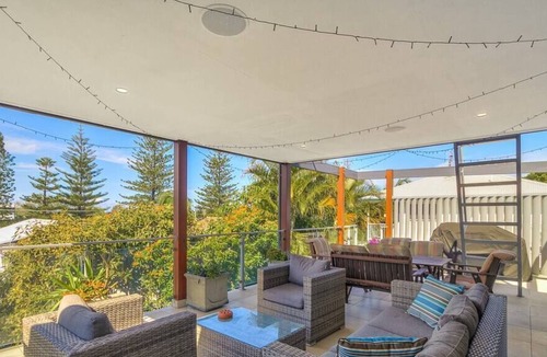 Cabarita Beach House | Classic Caba - Oceanview 5 Bedder by uHoliday