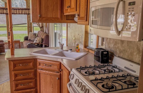 Hammond House | Classic Camper on Black Lake w/Lake view. Campground & Pet Friendly!