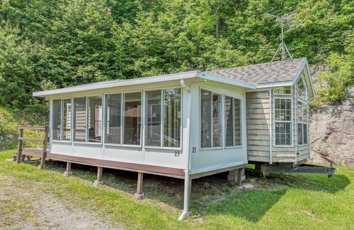 Hammond House | Classic Camper on Black Lake w/Lake view. Campground & Pet Friendly!