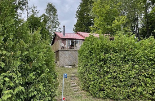 Irondale Cottage | Classic Canadian cottage on pristine Fortescue lake. A nature lovers paradise.