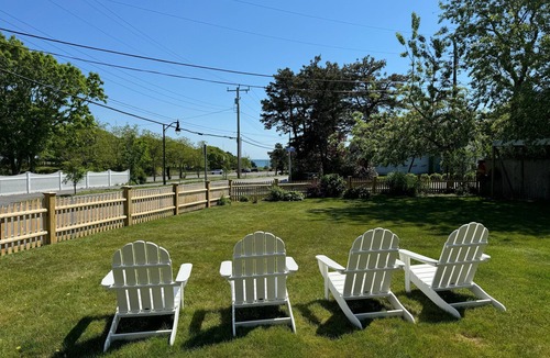 Hyannis House | Classic Cape Steps from the Beach
