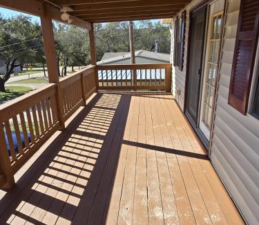 Canyon Lake Apartment | Classic Charm Close to Lake 2