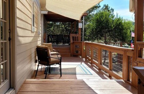 Canyon Lake Cottage | Classic Charm Close To Lake