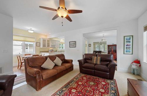 Grandview Heights House | Classic Charm on Ashland - For 8