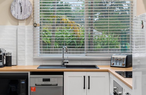 Budgewoi House | Classic Coastal Charm