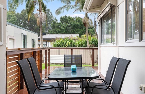 Budgewoi House | Classic Coastal Charm