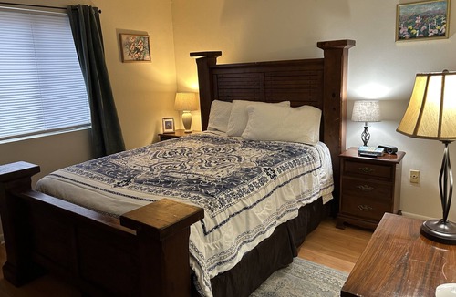 Roanoke Condo | Classic convenient comfy condo