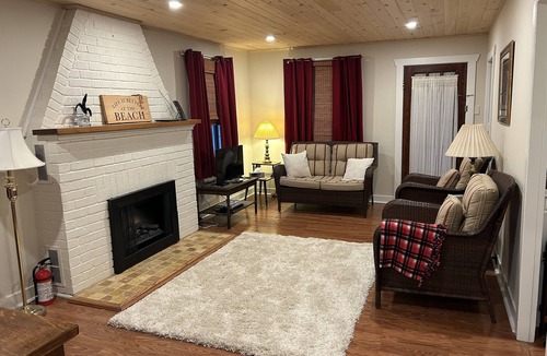 Crystal Beach Cottage | Classic Cottage by the Beach!