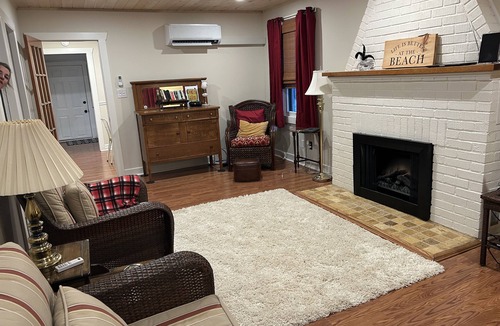 Crystal Beach Cottage | Classic Cottage by the Beach!