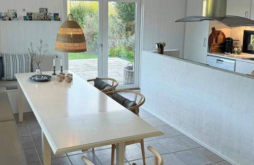 Hornbaek House | Classic cottage charm near Hornbæk Beach