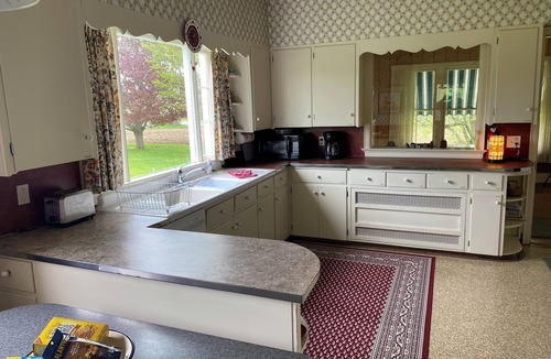 Jamestown House | Classic Country Home - Great for Gatherings!