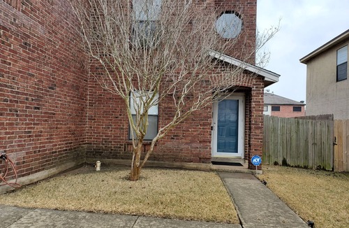 Converse House | Classic Cozy Comfort Behind the Green Door!