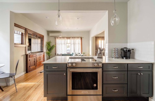 Kerns House | Classic Craftsman Stay - 2BR 2BA - Portland Charm