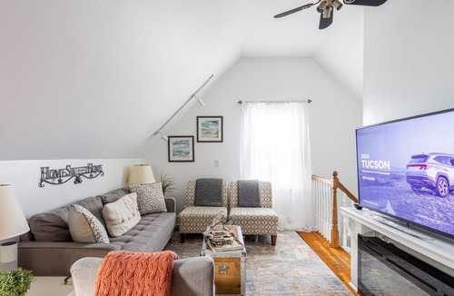 West End - West Side House | Classic Deluxe 5BR 2Baths w/ backyard