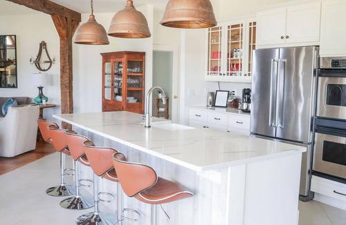 White Hall Bed & Breakfast | Classic Deluxe Room at The Inn at Stinson Vineyards