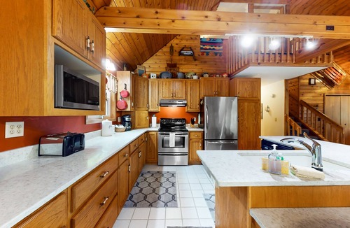 Baraboo House | Classic, dog-friendly home with firepit, great yard & fireplaces