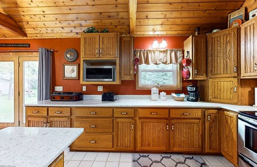 Baraboo House | Classic, dog-friendly home with firepit, great yard & fireplaces