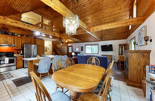 Baraboo House | Classic, dog-friendly home with firepit, great yard & fireplaces