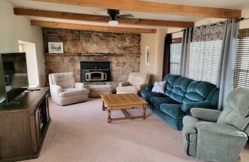Roswell Other | Classic farmhouse on 20 acres, no cleaning fee!