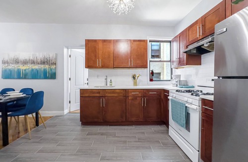 Crown Heights House | Classic Five Bedroom 2 Minutes To Train