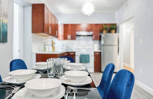 Crown Heights House | Classic Five Bedroom 2 Minutes To Train