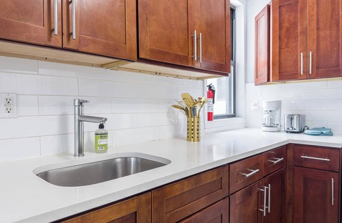 Crown Heights House | Classic Five Bedroom 2 Minutes To Train