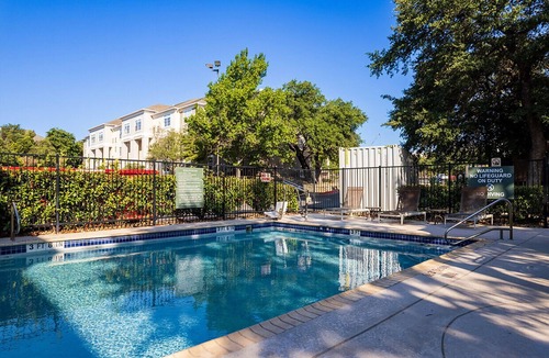 Gateway Apartment | Classic Gateway Studio w/Gym, Pool, nr Stadium, by Blueground