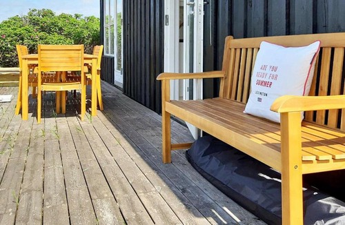 Skagen House | Classic Holiday Home in Skagen with Terrace