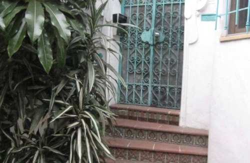 Hollywood Heights Apartment | Classic Hollywood Hills Living with Amazing Views ~1200sf