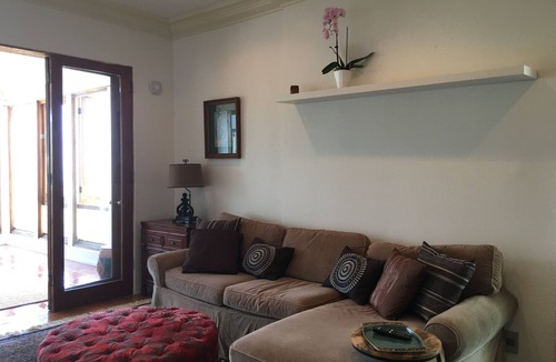 Hollywood Heights Apartment | Classic Hollywood Hills Living with Amazing Views ~1200sf