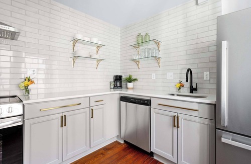 Charleston Historic District House | Classic Home - 5 Star Location - Historic District