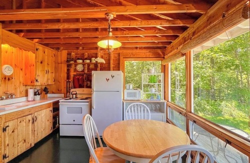 Saint George Cabin | Classic home overlooking the St. George River with deck & great views