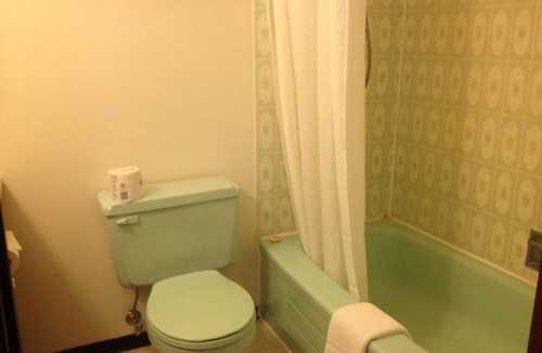 Melville Hotel | Classic Inn