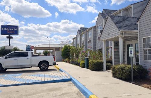 Rio Vista Hotel | Classic Inn San Marcos, TX