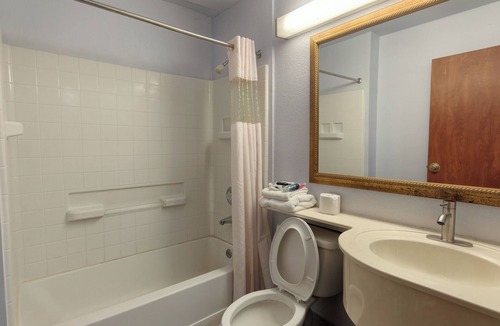 San Marcos Hotel | Classic Inn San Marcos, TX