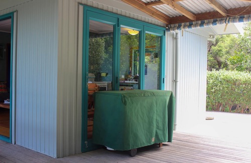 Whananaki North House | Classic Kiwi Bach – Moureeses Bay