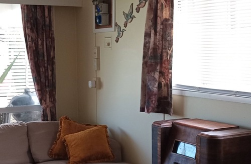 Karkari Peninsula Cottage | Classic Kiwi Bach.