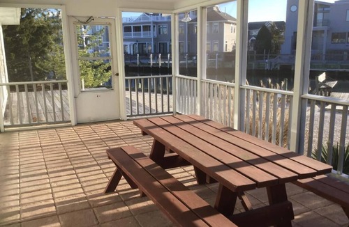 Loveladies House | CLASSIC LAGOON FRONT HOME