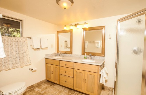 El Dorado County House | Classic Lakeside Cabin w/ Private Beach & Dock