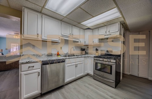 Lake Ozark House | Classic Lakeside Home